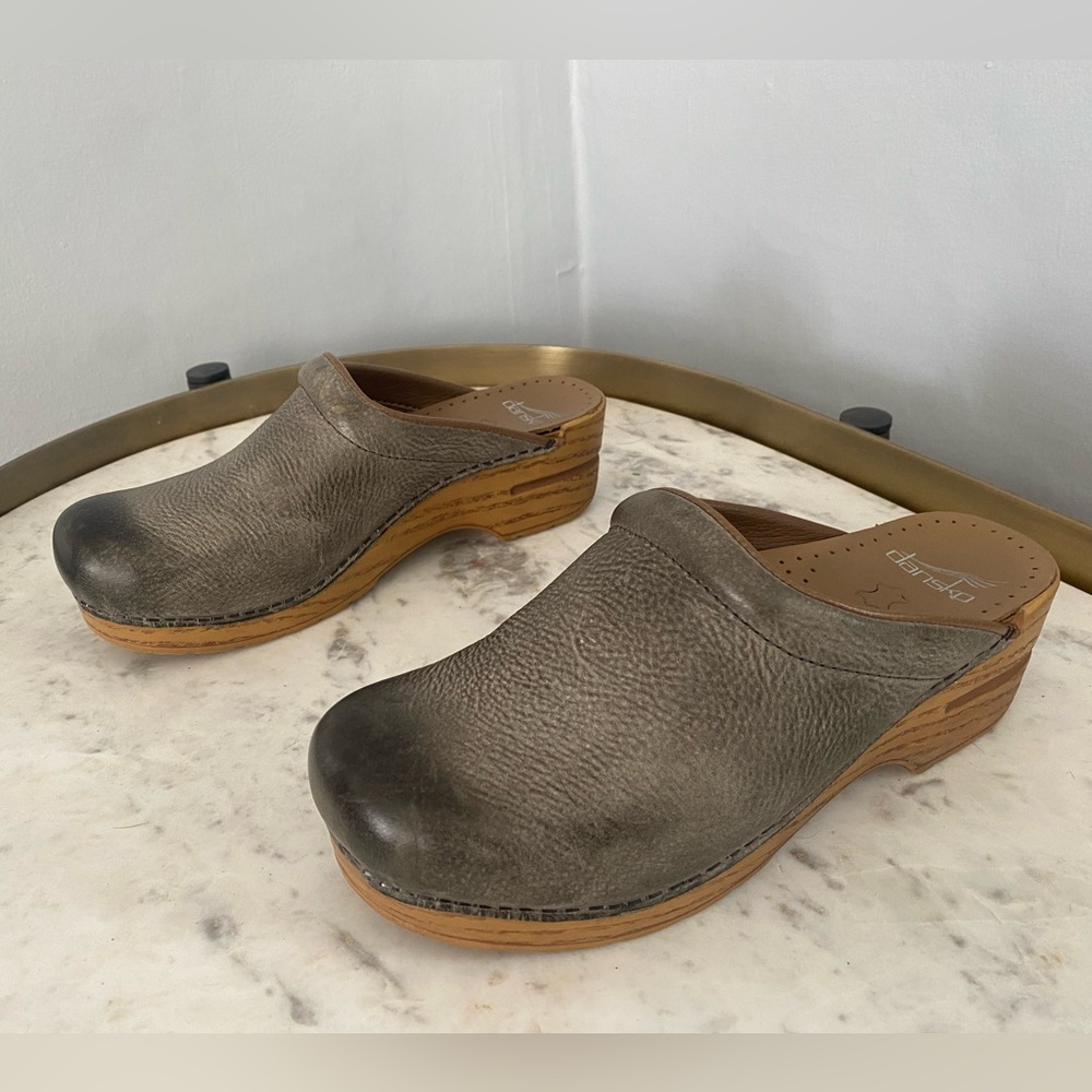 dansko Sonja distressed gray charcoal mule clog sz 37